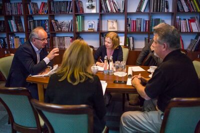 Gary Powers jr na spotkaniu z wiceprezesem IPN prof. Krzysztofem Szwagrzykiem. Fot. Sławomir Kasper (IPN)