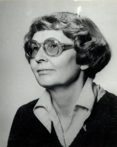 Izabella Trojanowska – fotografia z kwestionariusza paszportowego z 1987 r.