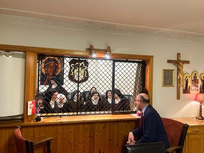 Wizyta dr. Mateusza Szpytmy w domu i wspólnocie zakonu karmelitanek bosych w Hafnarfjörður – 28 stycznia 2024. Fot. Blanka Kamińska-Pienkos (IPN)