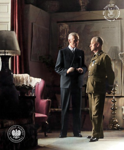 Prezydent RP Władysław Raczkiewicz (z lewej) i premier RP gen. Władysław Sikorski podczas rozmowy. Lata 1940–1943 (fot. NAC)