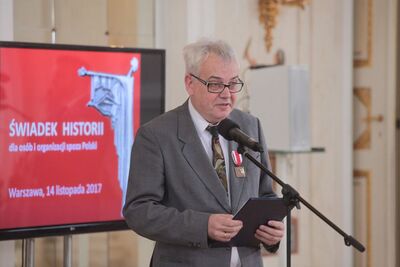 W imieniu Hanny Zbirohowskiej-Kości list z podziękowaniem za wyróżnienie odczytał jej syn – Witold. Fot. Piotr Życieński (IPN)