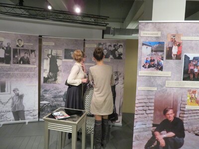 Otwarciu Przystanku Historia towarzyszyła wystawa poświęcona postaci bł. ks. Jerzego Popiełuszki