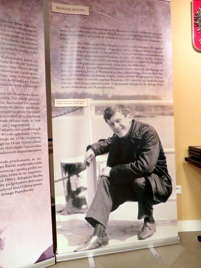 Otwarciu Przystanku Historia towarzyszyła wystawa poświęcona postaci bł. ks. Jerzego Popiełuszki