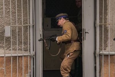 Rekonstrukcja historyczna „Odbicie więźniów z posterunku MO” w Muzeum Żołnierzy Wyklętych i Więźniów Politycznych PRL – Warszawa, 2 marca 2024. Fot. Paweł Ossoliński