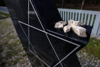 Cmentarz Wojenny Ofiar Hitleryzmu w Jagielle-Niechciałkach – 24 marca 2024. Fot. Sławek Kasper (IPN)