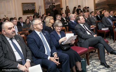 Konferencja „Dotyk Katynia. Zbrodnia Katyńska w perspektywie międzynarodowej. Polityka, tożsamość, narracje”  w Belwederze – 23 listopada 2017. Fot. Marcin Jurkiewicz (IPN)