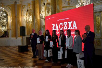 Finał VII edycji projektu edukacyjnego „Łączka i inne miejsca poszukiwań” na Zamku Królewskim w Warszawie – 24 kwietnia 2024. Fot. IPN