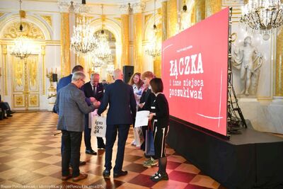 Finał VII edycji projektu edukacyjnego „Łączka i inne miejsca poszukiwań” na Zamku Królewskim w Warszawie – 24 kwietnia 2024. Fot. IPN