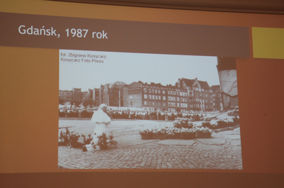 Dyskusja „Trzy niezwykłe zdjęcia Jana Pawła II – polski papież, jakiego może nie znacie” – Warszawa, 23 listopada 2017. Fot. Piotr Życieński (IPN)