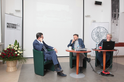 Dyskusja „Trzy niezwykłe zdjęcia Jana Pawła II – polski papież, jakiego może nie znacie” – Warszawa, 23 listopada 2017. Fot. Piotr Życieński (IPN)