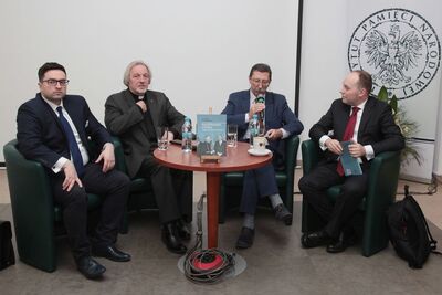 Promocja książki Rafała Łatki i ks. Józefa Mareckiego „Kościół katolicki w Polsce rządzonej przez komunistów”. Fot. Piotr Życieński (IPN)