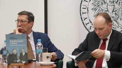 Promocja książki Rafała Łatki i ks. Józefa Mareckiego „Kościół katolicki w Polsce rządzonej przez komunistów”. Fot. Aleksandra Wierzchowska (IPN)