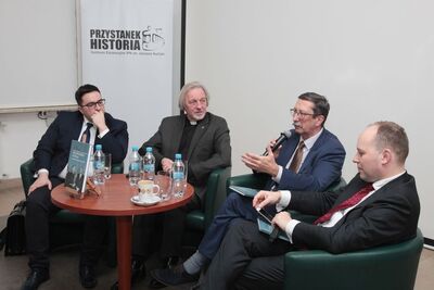 Promocja książki Rafała Łatki i ks. Józefa Mareckiego „Kościół katolicki w Polsce rządzonej przez komunistów”. Fot. Piotr Życieński (IPN)