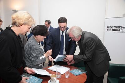 Promocja książki Rafała Łatki i ks. Józefa Mareckiego „Kościół katolicki w Polsce rządzonej przez komunistów”. Fot. Piotr Życieński (IPN)