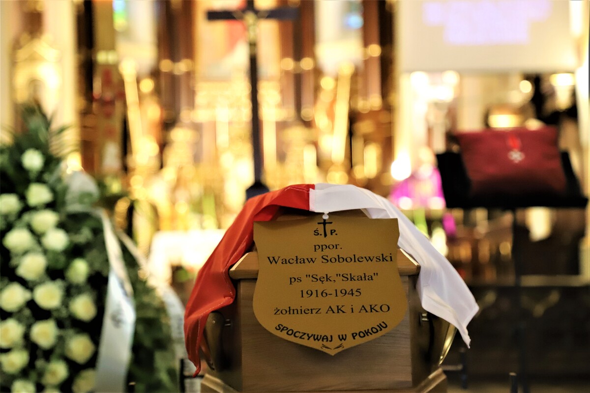 Uroczystości pogrzebowe ppor. Wacława Sobolewskiego ps. "Sęk", "Skała" - Augustów, 18 lipca 2022, Fot. Natalia Krzywicka Uroczystości pogrzebowe ppor. Wacława Sobolewskiego ps. "Sęk", "Skała" - Augustów, 18 lipca 2022, Fot. Natalia Krzywicka