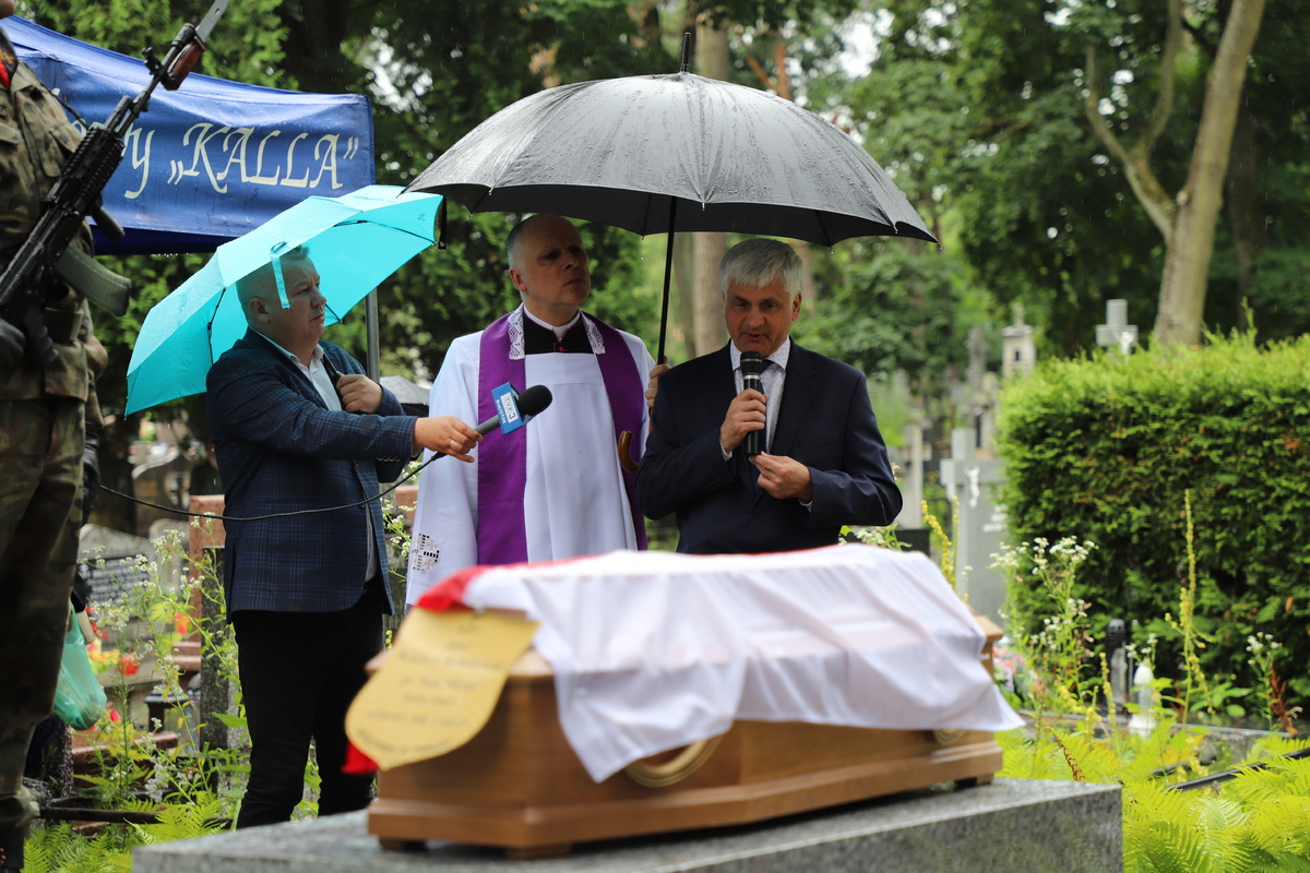 Uroczystości pogrzebowe ppor. Wacława Sobolewskiego ps. "Sęk", "Skała" - Augustów, 18 lipca 2022, Fot. Natalia Krzywicka Uroczystości pogrzebowe ppor. Wacława Sobolewskiego ps. "Sęk", "Skała" - Augustów, 18 lipca 2022, Fot. Natalia Krzywicka