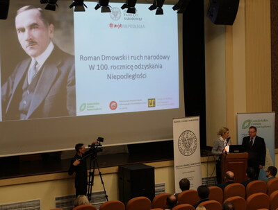 Otwarcie konferencji przez wiceprezydent Łomży dr. Agnieszkę Muzyk i naczelnika OBBH IPN w Białymstoku dr. hab. Krzysztofa Sychowicza