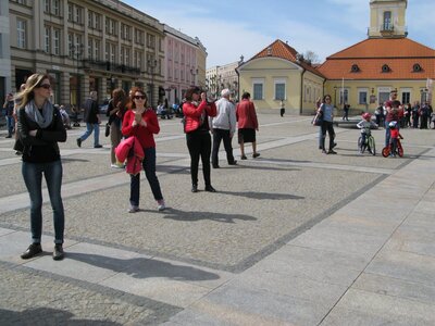 Liczni przechodnie chętnie fotografowali to niecodzienne wydarzenie