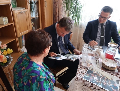 Członkowie rodziny Janiny Żero przybliżyli okoliczności ratowania Żydów w czasie wojny