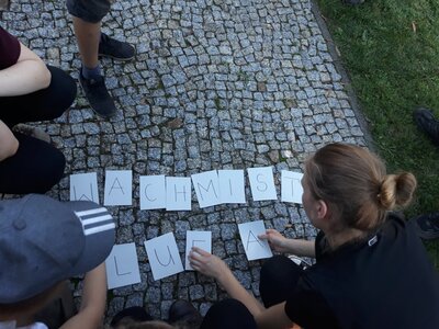 Ostatnie zadanie okazało się trudne. Ułożenie rozsypanki zajęło uczestnikom trochę czasu