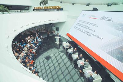 Sesja naukowa w bibliotece prezydenckiej