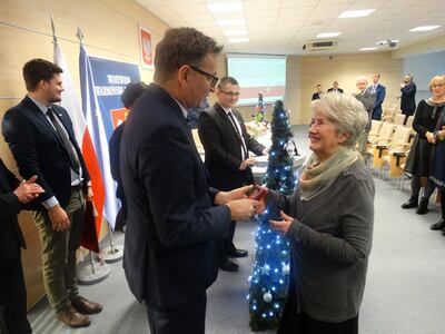 Prezes IPN przekazuje Krzyż Wolności i Solidarności przyznany pośmiertnie Helenie Nowak