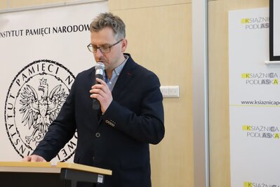 O białostockich harcerzach w swoim wystąpieniu opowiedział Paweł Nowik