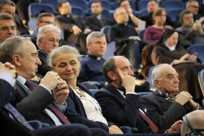 Uczestnicy konferencji „Błogosławiony ksiądz Jerzy Popiełuszko – posłaniec prawdy i wolności”