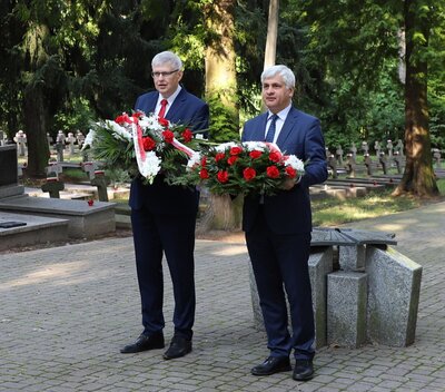 Złożenie kwiatów w rocznicę Bitwy Białostockiej w wojnie polsko-bolszewickiej 1920 r. Fot. A. Piekarska IPN