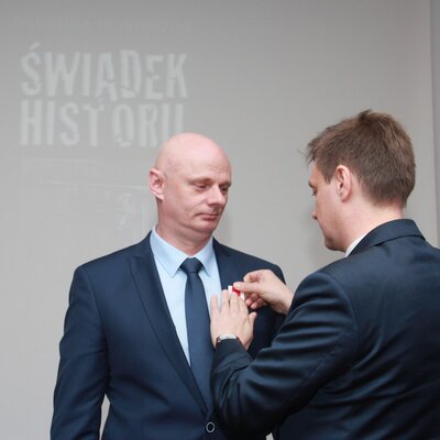 Odznake otrzymuje Bogusław Łabędzki