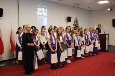 Chór wraz z dyrygent Panią Jolantą Gwiazdowską