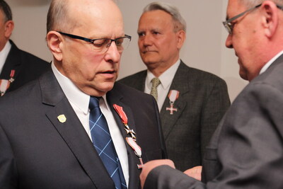 Wręczenie Krzyża Zdzisławowi Józefowi Wasilewskiemu