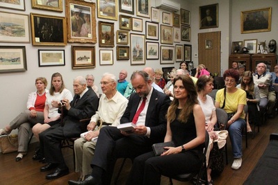 W prezentacji uczestniczył Konsul Generalny RP w Nowym Jorku Maciej Golubiewski wraz z małżonką oraz nowojorska Polonia, przyjaciele Instytutu, dziennikarze, byli żołnierze PSZ na Zachodzie i AK