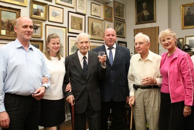 Gościem specjalnym spotkania był urodzony w Buczaczu w 1921 r. inż. Janusz Krzyżanowski - były oficer PSZ na Zachodzie, członek założyciel SPK w USA, od 1978 r. przez wiele lat członek Rady Instytutu Piłsudskiego, aktywny jako dyrektor w Kongresie Polonii Amerykańskiej, od 1981 do 2003 r. wiceprezes wykonawczy Polskiego Komitetu Imigracyjnego w Nowym Jorku