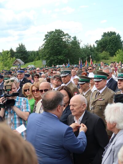 Minister Andrzej Dera wręczył w imieniu Prezydenta RP Krzyże Orderu Krzyża Niepodległości sześciu osobom