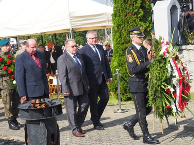 Wieniec od delegacji IPN