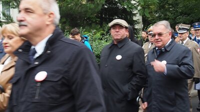 Wiceprezes IPN Jan Baster i dyrektor Piotr Kardela