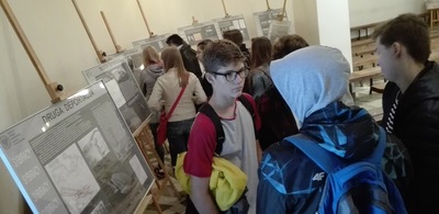 Zwiedzanie sybirackich wystaw przygotowanych przez IPN