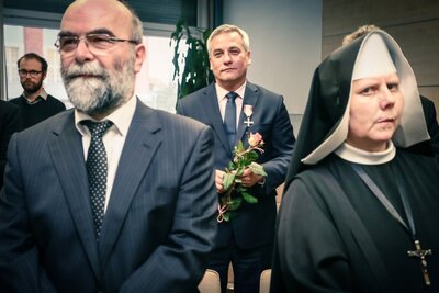 Uroczystość wręczenia Krzyży Wolności i Solidarności. Od lewej Andrzej Kalata i Jerzy Szmit – Olsztyn, 4 października 2017. Fot. Sławomir Kasper (IPN)