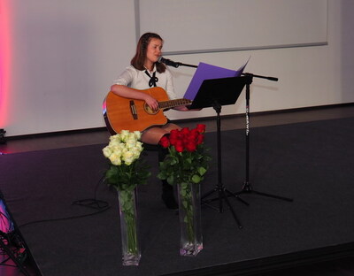 Galę uświetnił występ Zuzanny Dąbrowskiej, Laureatki ostatniej edycji Ogólnopolskiego Festiwalu Piosenki Niezłomnej i Niepodległej