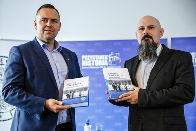 Promocja książki „Brudne wspólnoty. Przestępczość zorganizowana w PRL w latach siedemdziesiątych i osiemdziesiątych XX w.” – Warszawa, 6 czerwca 2018. Fot. Sławek Kasper (IPN)