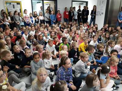 Spotkanie z polską młodzieżą w Polskiej Szkole Przedmiotów Ojczystych im. Heleny Modrzejewskiej w Londynie