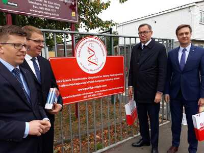 Spotkanie z polską młodzieżą w Polskiej Szkole Przedmiotów Ojczystych im. Heleny Modrzejewskiej w Londynie