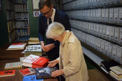 Spotkanie delegacji IPN z Eugenią Maresch, Prezes Studium Polski Podziemnej, Kustoszem Pamięci Narodowej IPN oraz archiwistą SPP panem Krzysztofem Bożejewiczem