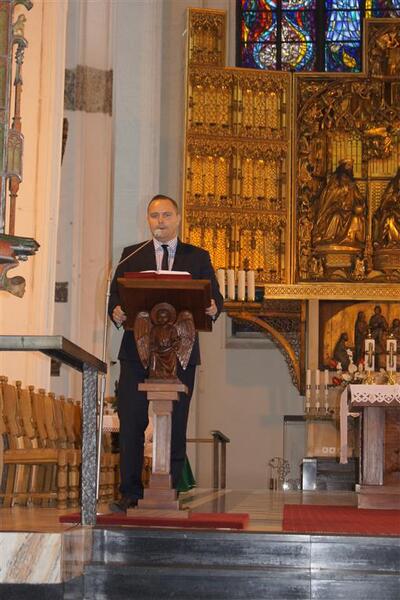 Dr Karol Nawrocki (naczelnika Oddziałowego Biura Edukacji Narodowej) opowiedział o wystawie