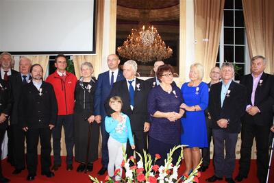 Pamiątkowe zdjęcie odznaczonych