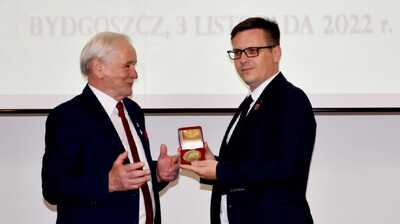 Konferencja naukowa w 40. rocznicę powołania Wojskowych Obozów Internowania