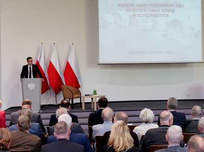 Konferencja naukowa w 40. rocznicę powołania Wojskowych Obozów Internowania