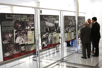 „O wieś wolną, niezależną, samorządną – rocznica wydarzeń Bydgoskiego Marca '81 i rejestracji Solidarności Rolniczej” – wystawa IPN w Sejmie. Fot. Marcin Jurkiewicz (IPN)