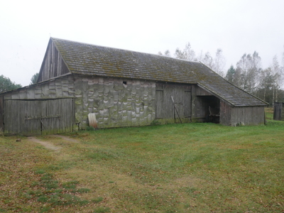 Szopa, w której latem nocowali partyzanci.